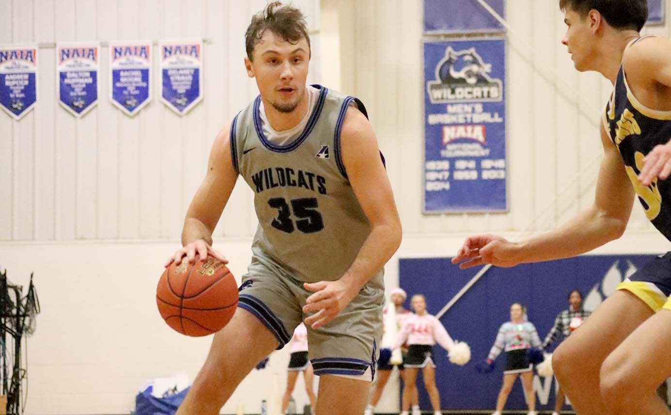 Men's Basketball Begins 2025 with Loss at MNU