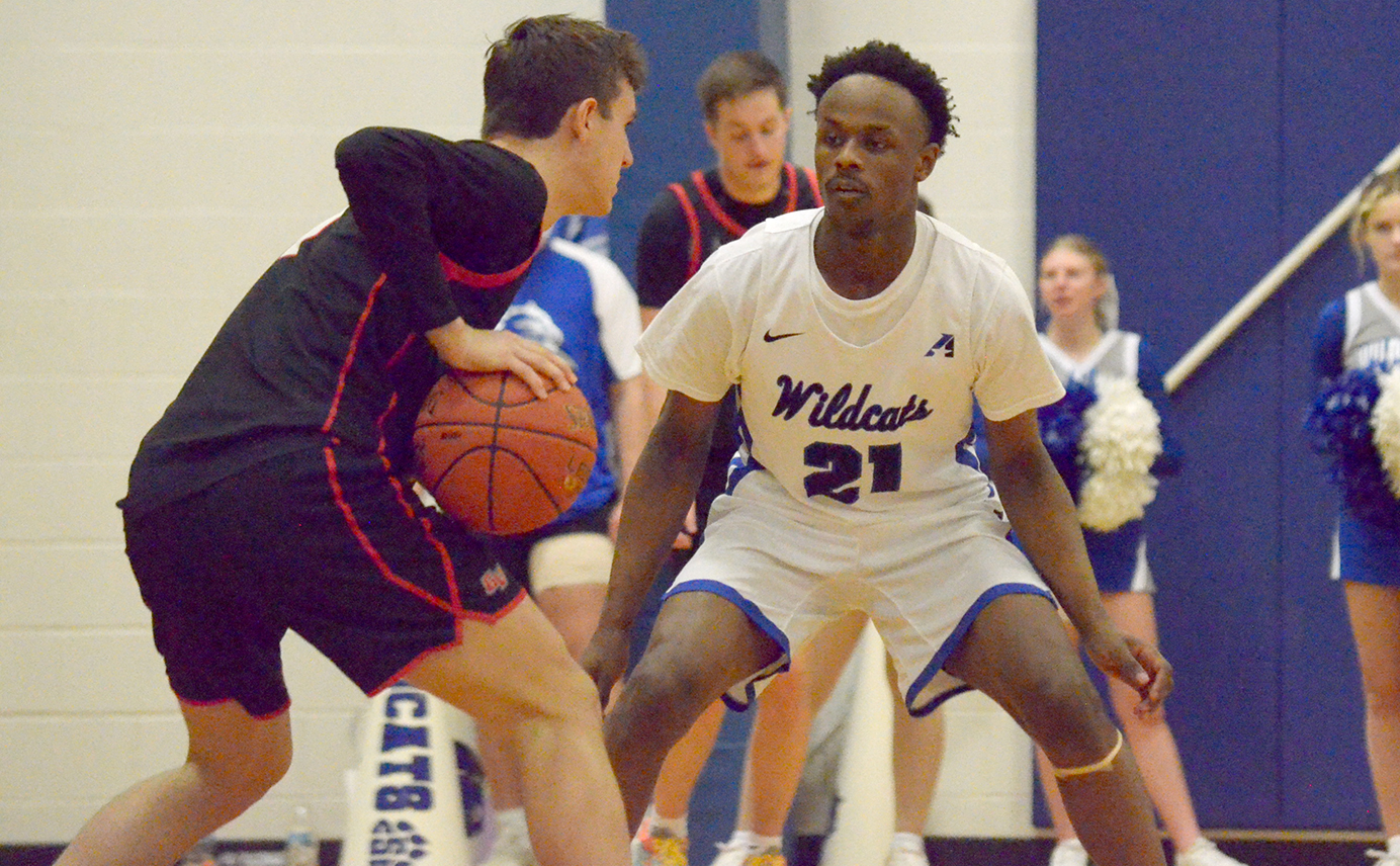 Davis Scores 41 as Wildcats Get First Victory of New Year