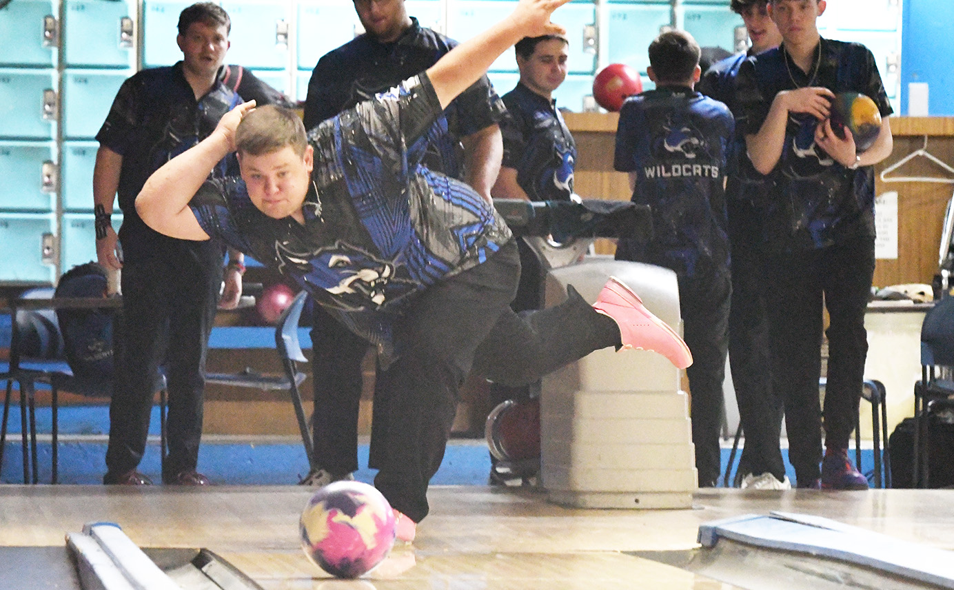 Men's Bowling Finishes 27th in Opening Event of Season