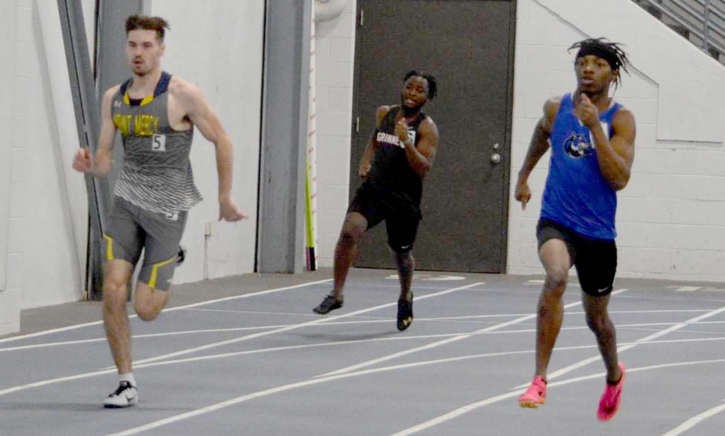 Men's Track Finishes 11th at Heart Indoor Championships