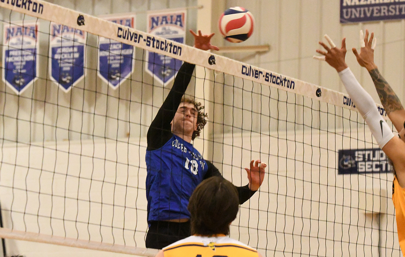 Men's Volleyball Ends Season at UHSP