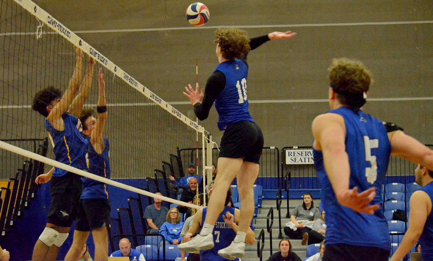 Wildcat Netters Beat Central Christian; Fall to St. Ambrose in Triangular