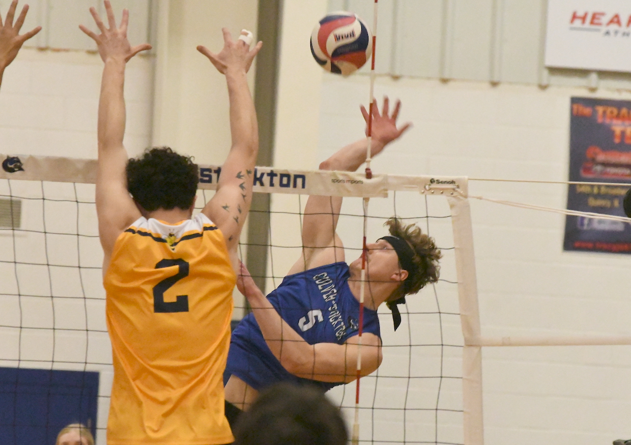 Grand View Powers Past Men's Volleyball
