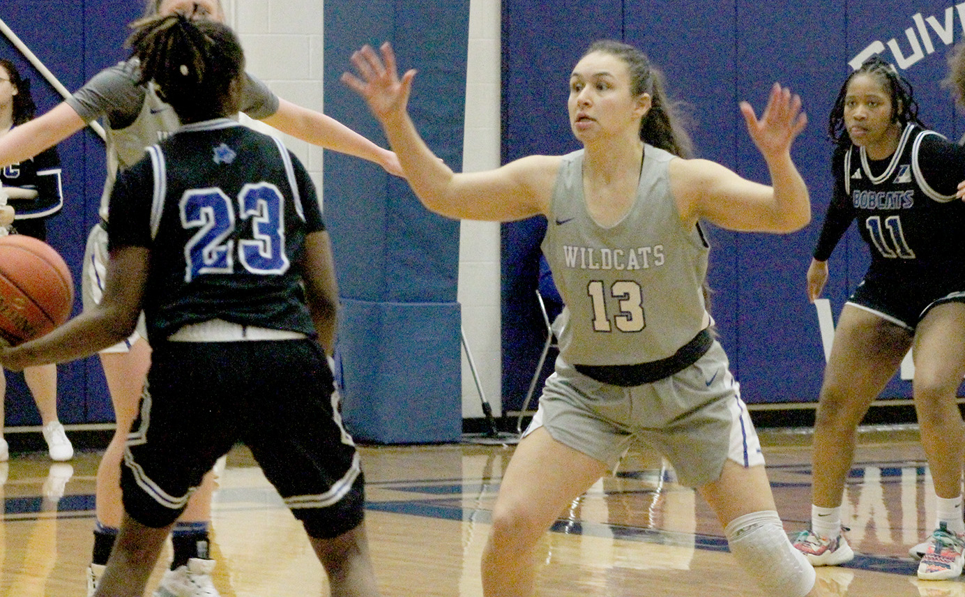 Wildcats Record Season High 20 Steals in Rout of Peru State
