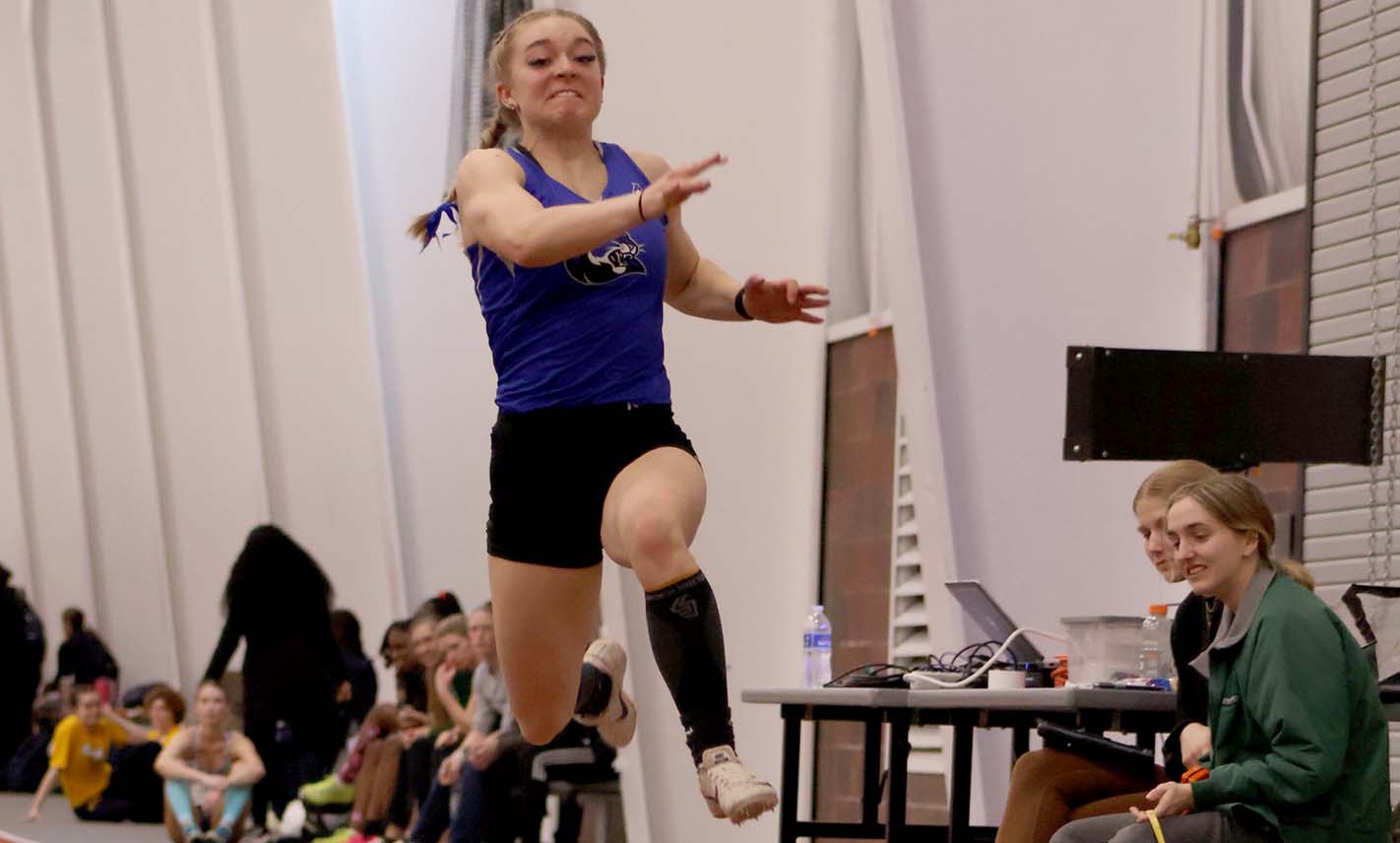 Women's Track places 10th at Heart Indoor Championships
