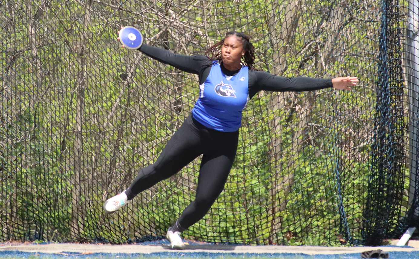 Women's Track and Field Turn in Strong Effort at Viking Classic