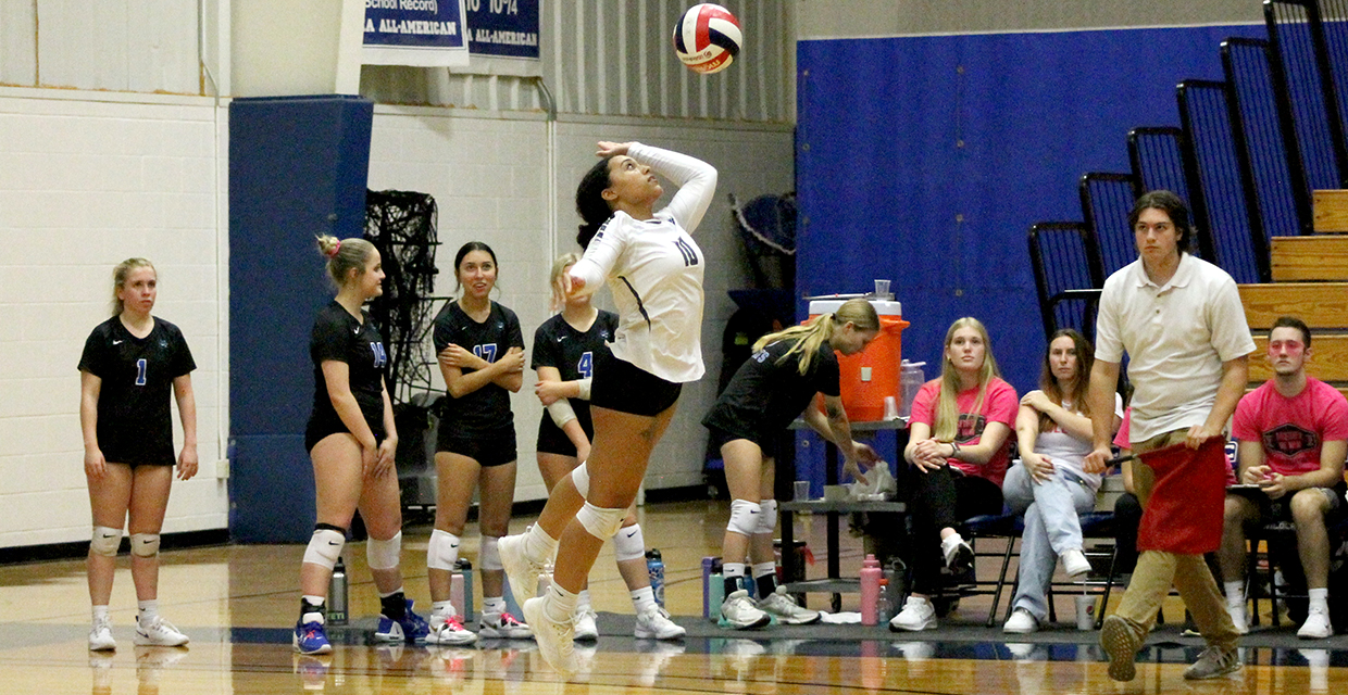 Women's Volleyball Falls Short in Hunt for First Heart Victory