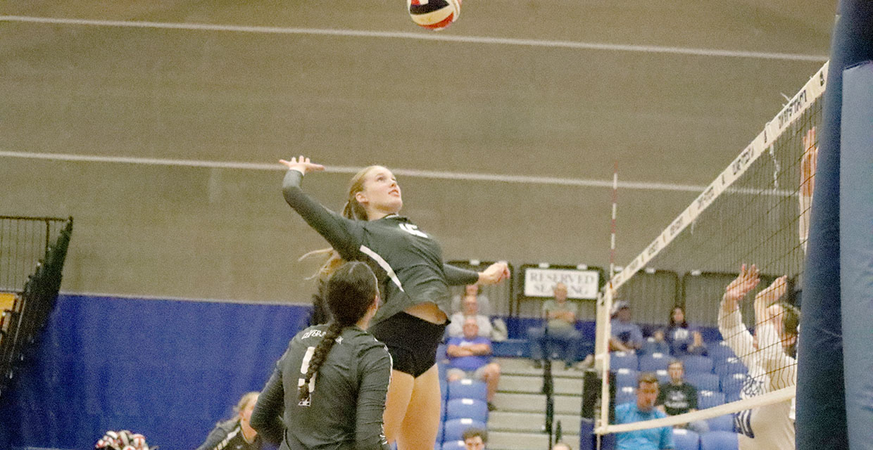 Spirited First Set Propels Wildcat Netters to First Heart Victory